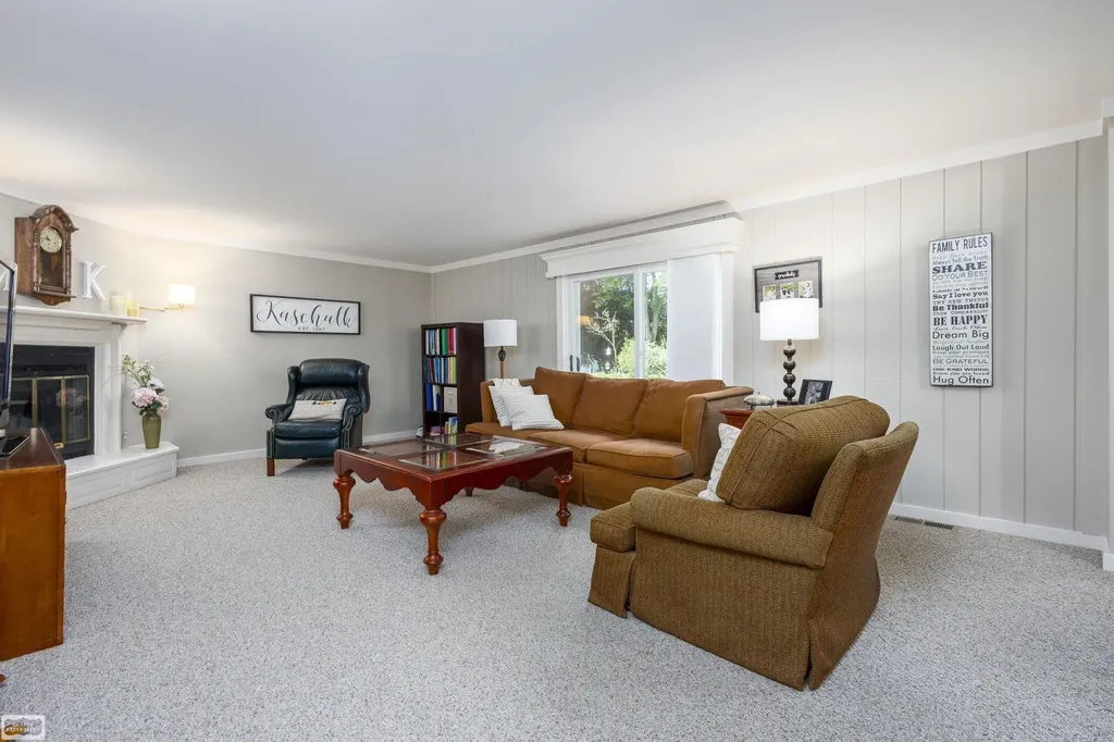1374 E Horseshoe Bend Drive Rochester Hills City MI 48306