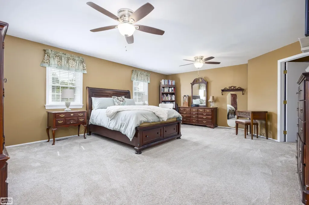 1374 E Horseshoe Bend Drive Rochester Hills City MI 48306