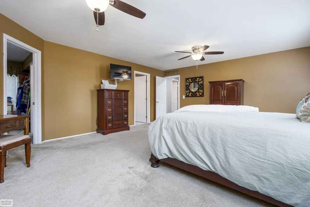 1374 E Horseshoe Bend Drive Rochester Hills City MI 48306