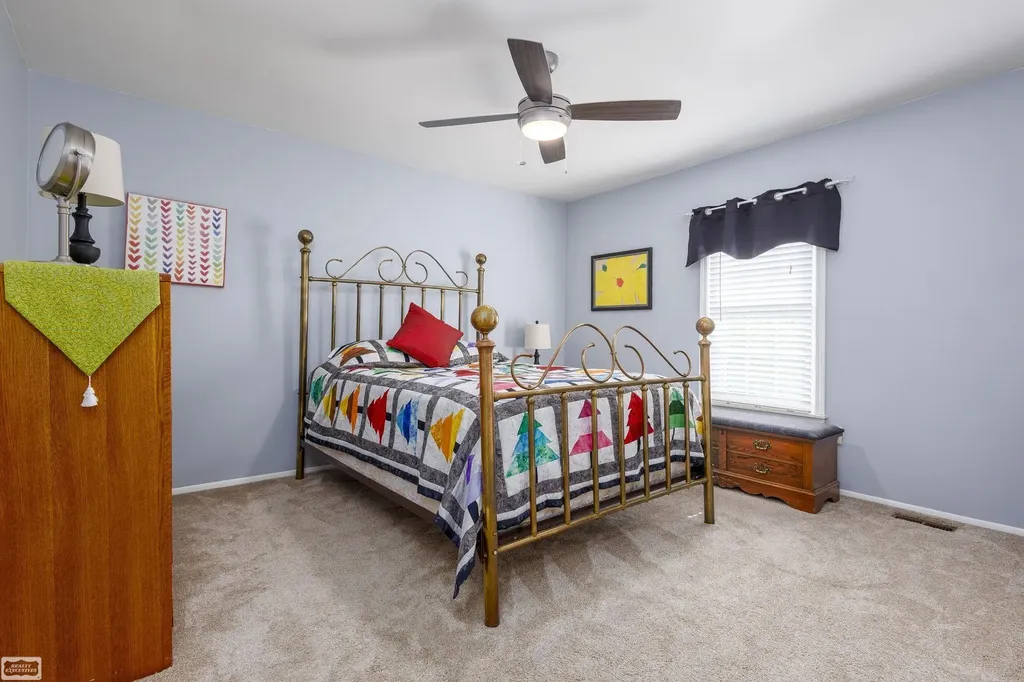 1374 E Horseshoe Bend Drive Rochester Hills City MI 48306