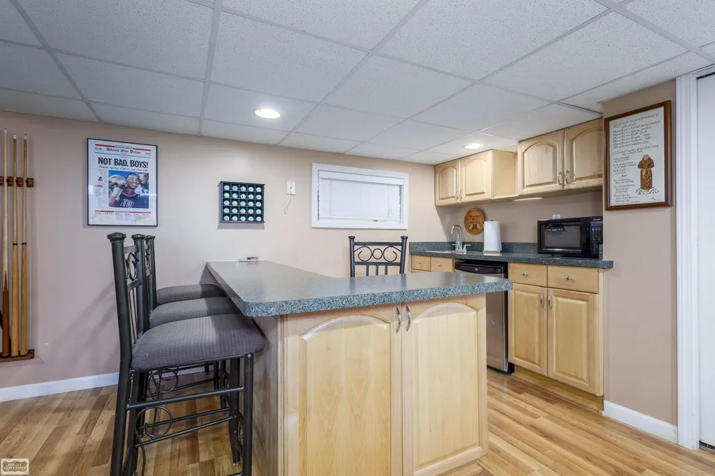 1374 E Horseshoe Bend Drive Rochester Hills City MI 48306