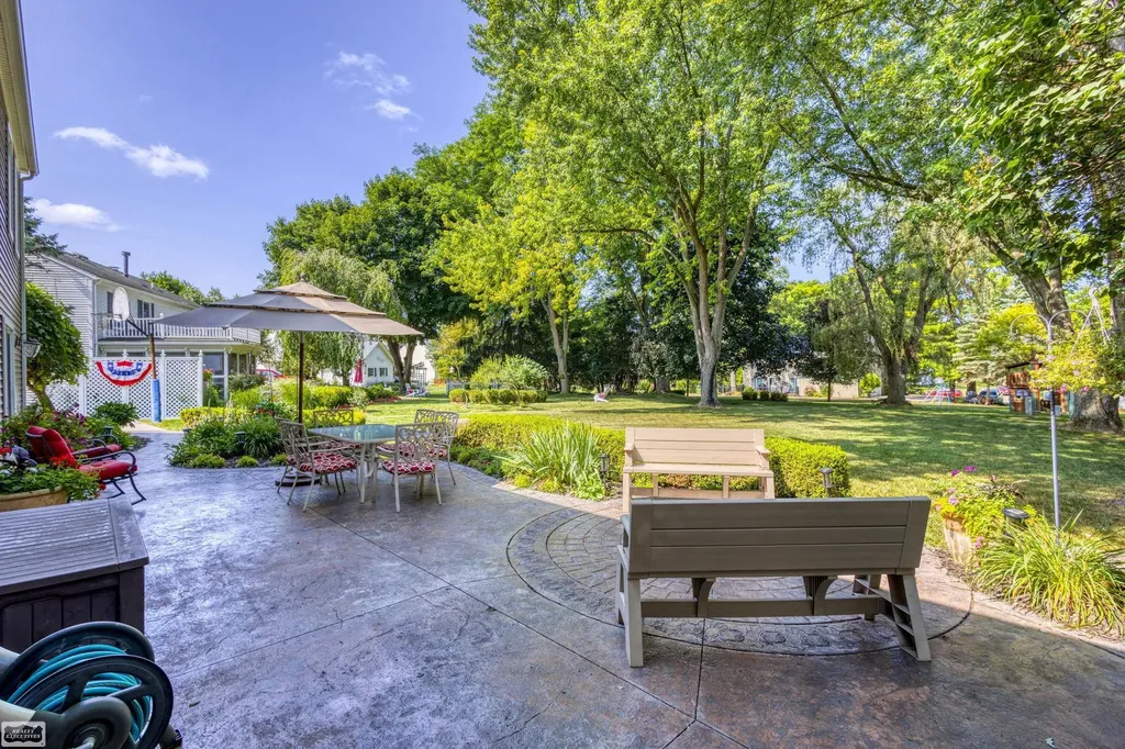 1374 E Horseshoe Bend Drive Rochester Hills City MI 48306