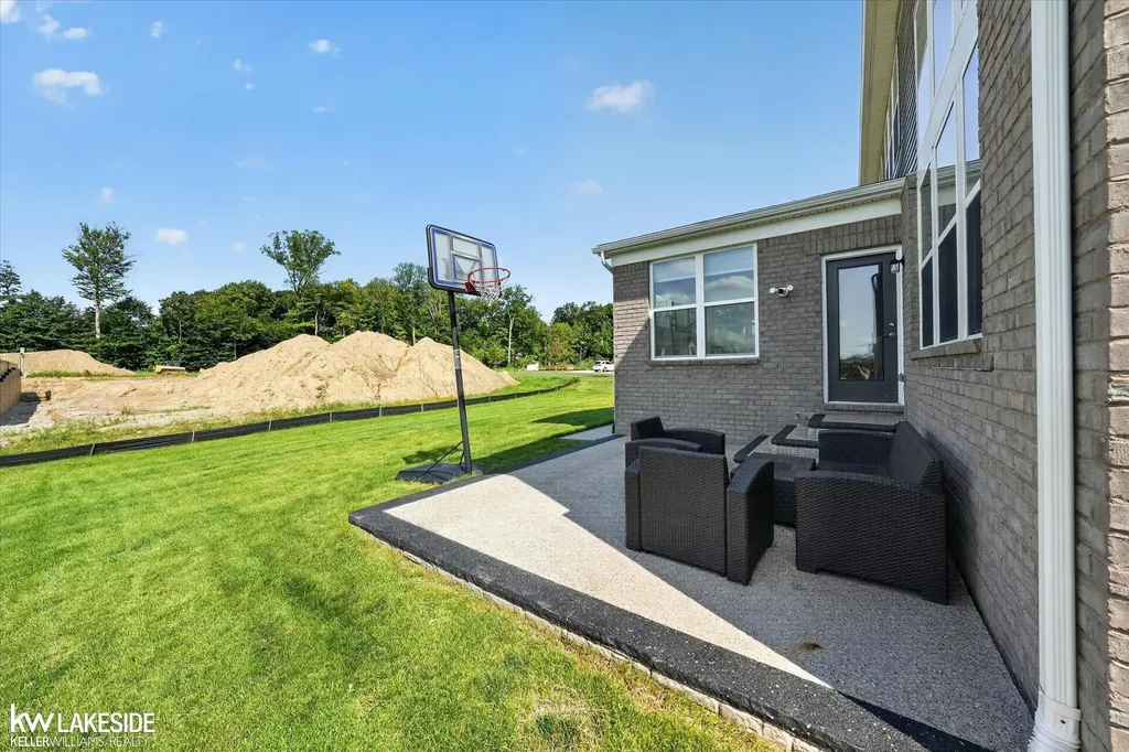 55777 Beacon Shore Drive Shelby Charter Township MI 48315