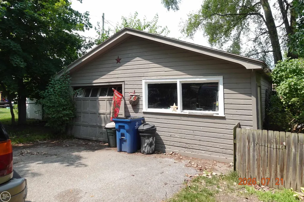 603 Ridge Road Bay City City MI 48708
