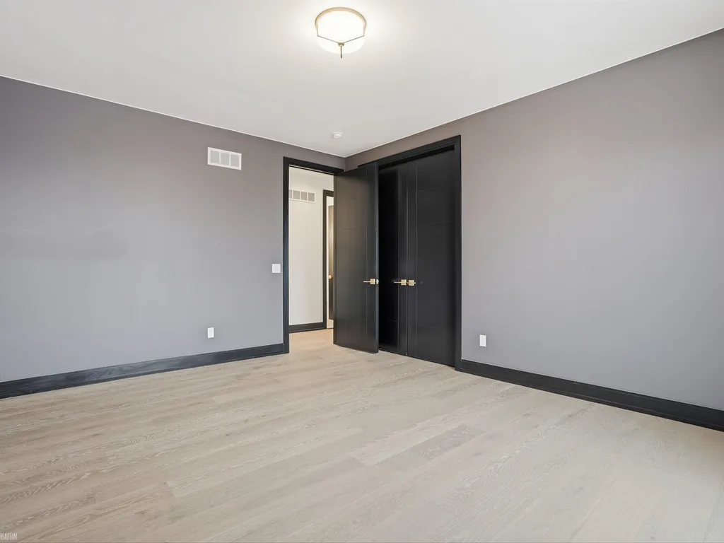 41215 Belvidere Street Harrison Charter Township MI 48045