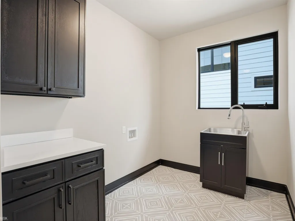 41215 Belvidere Street Harrison Charter Township MI 48045