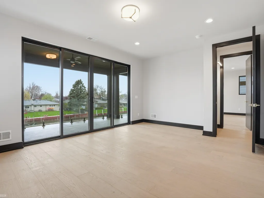 41215 Belvidere Street Harrison Charter Township MI 48045