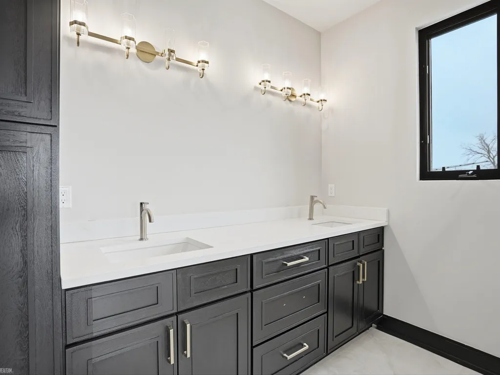 41215 Belvidere Street Harrison Charter Township MI 48045