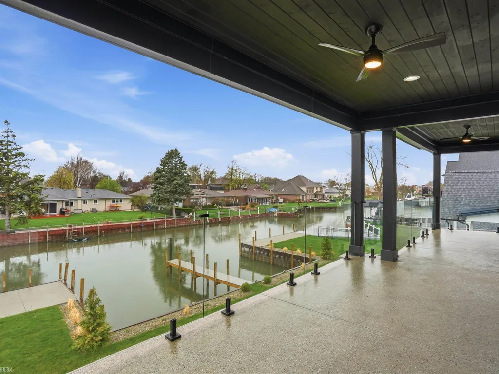 41215 Belvidere Street Harrison Charter Township MI 48045