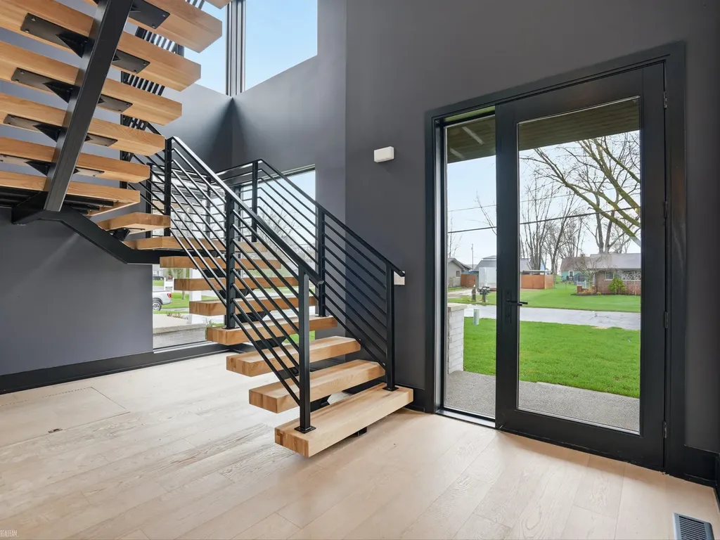 41215 Belvidere Street Harrison Charter Township MI 48045