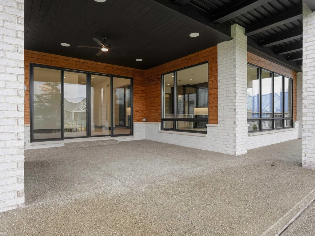 41215 Belvidere Street Harrison Charter Township MI 48045