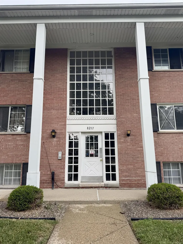 8211 Denwood #4 Drive Sterling Heights City MI 48312