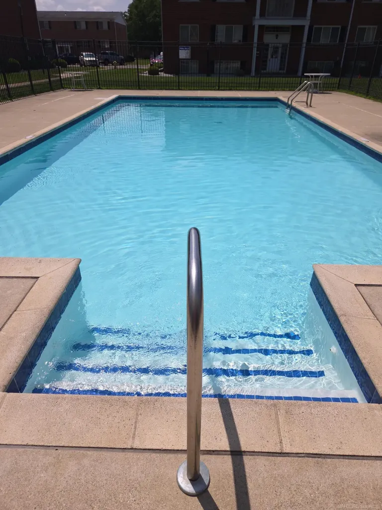 8211 Denwood #4 Drive Sterling Heights City MI 48312