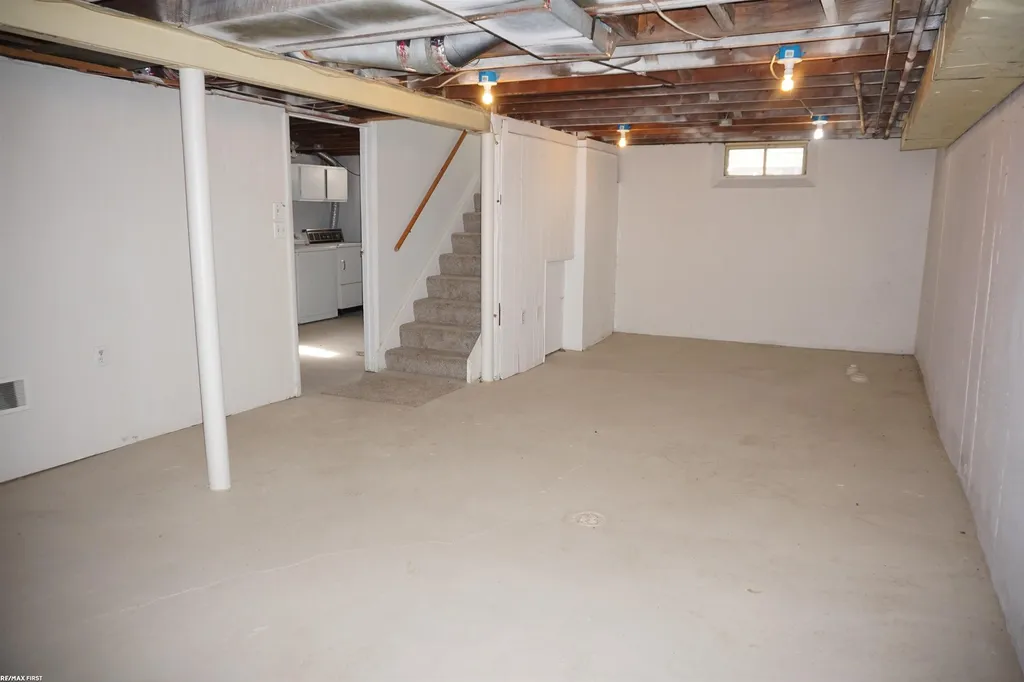 19616 Rosedale Street St. Clair Shores City MI 48080