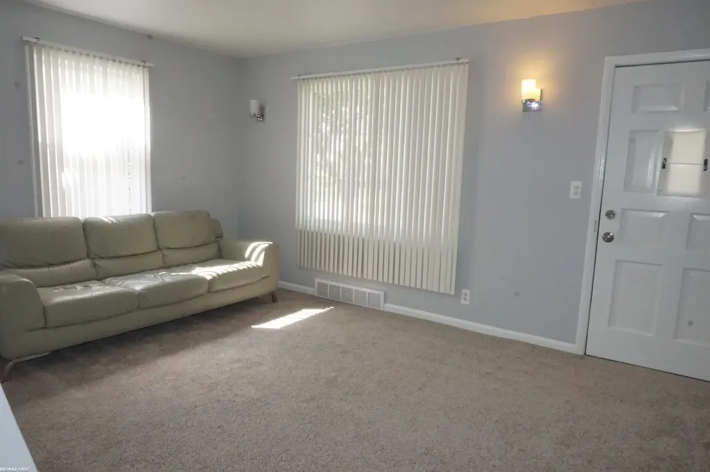 19616 Rosedale Street St. Clair Shores City MI 48080