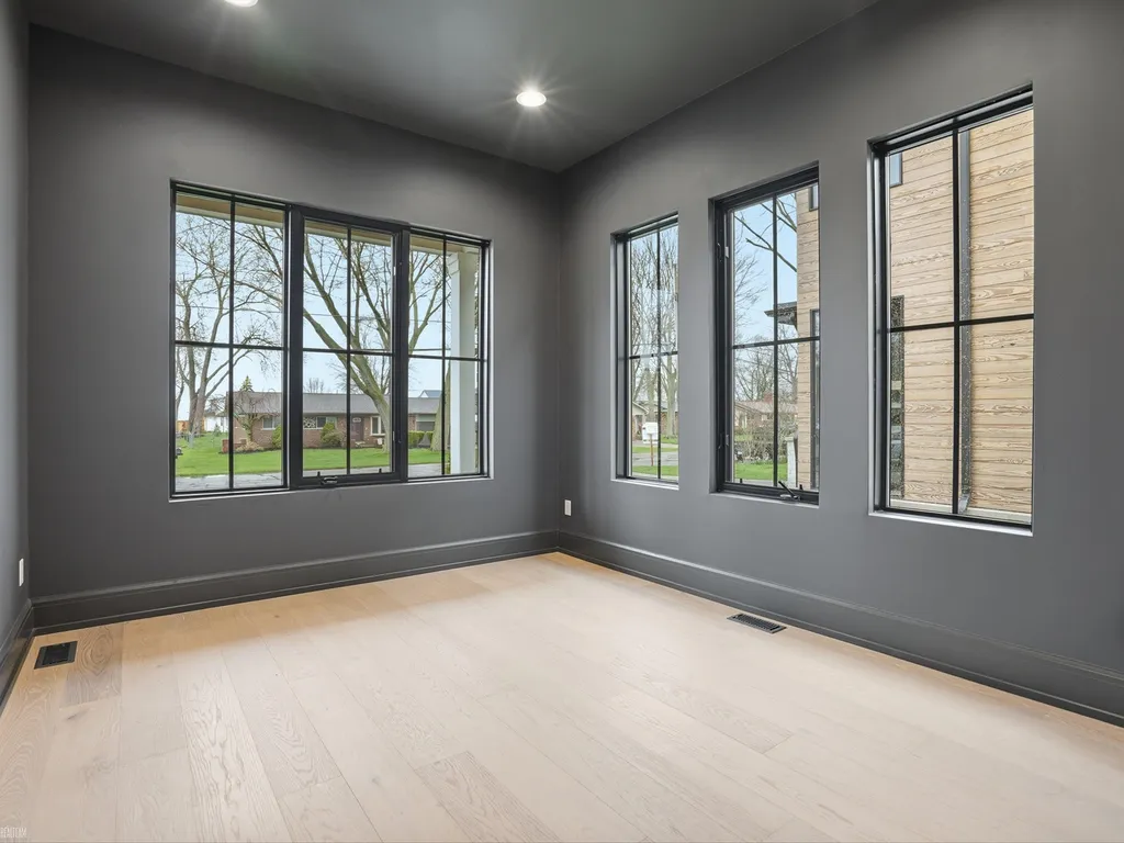 41225 Belvidere Street Harrison Charter Township MI 48045