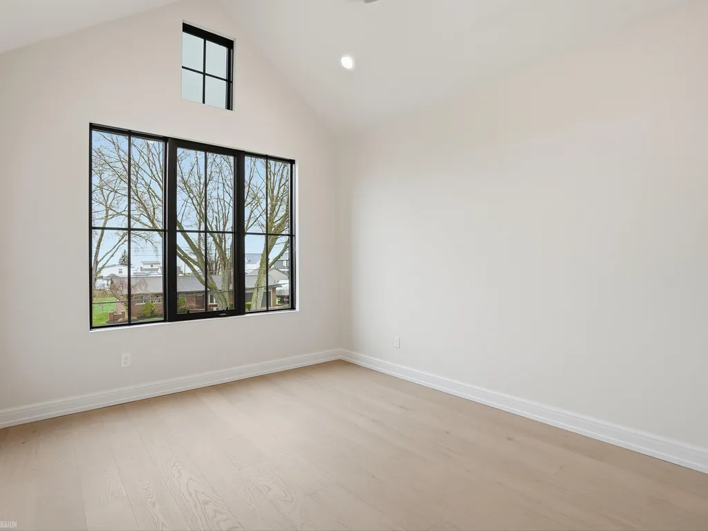 41225 Belvidere Street Harrison Charter Township MI 48045