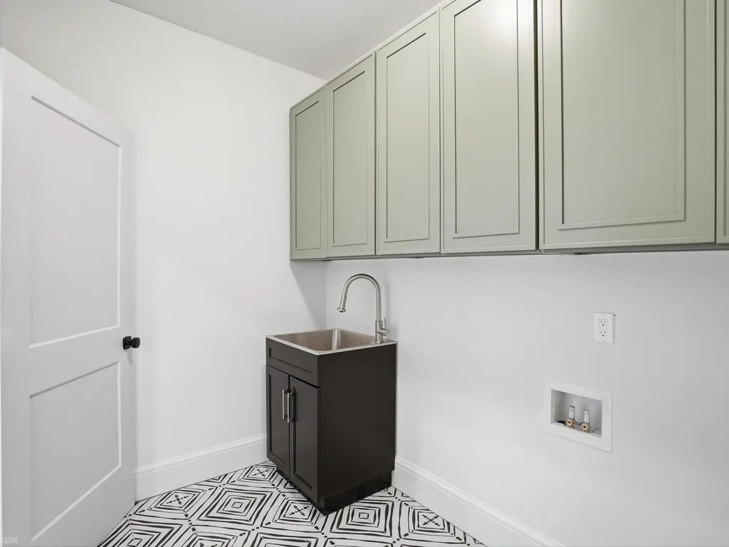 41225 Belvidere Street Harrison Charter Township MI 48045