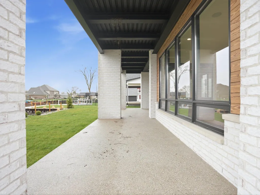 41225 Belvidere Street Harrison Charter Township MI 48045