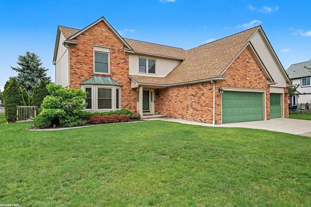 48103 Greenbriar Drive Macomb Township MI 48044