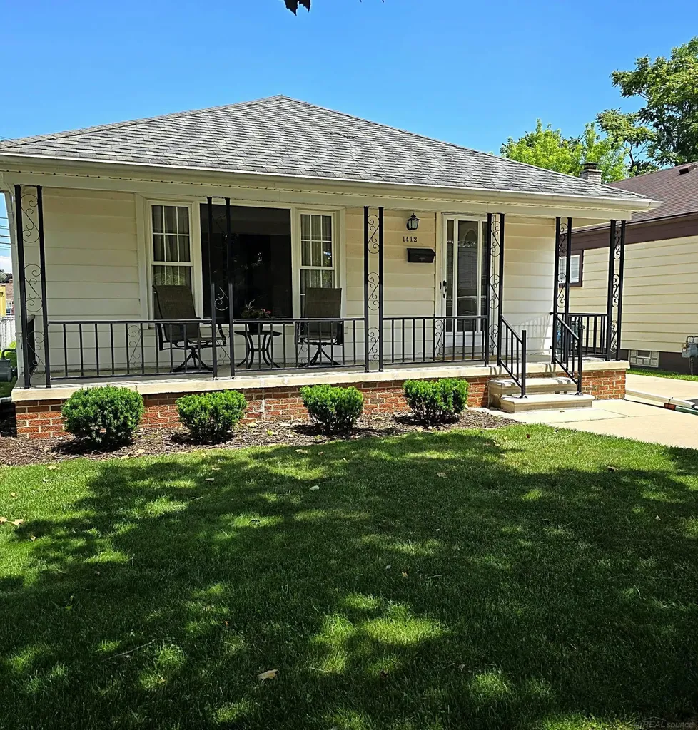 1412 Champaign Road Lincoln Park City MI 48146