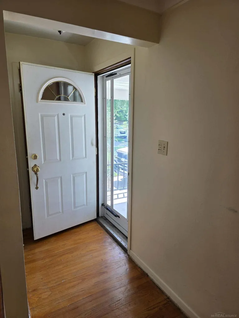1412 Champaign Road Lincoln Park City MI 48146