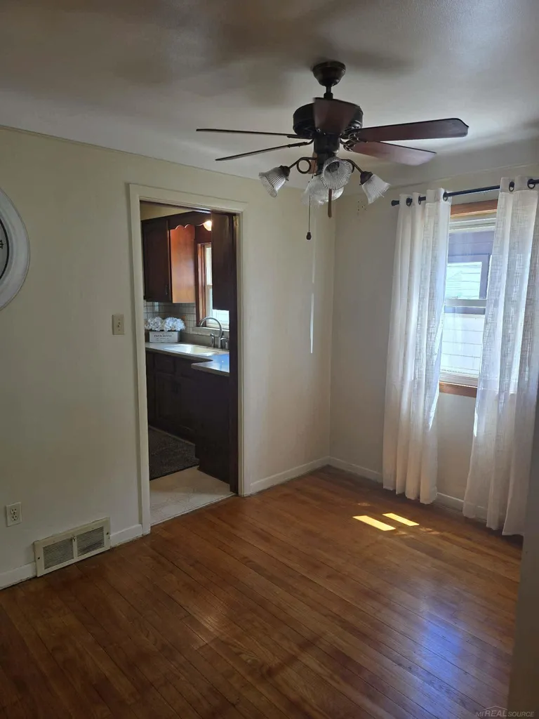 1412 Champaign Road Lincoln Park City MI 48146