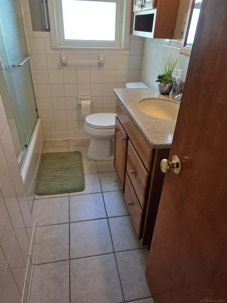 1412 Champaign Road Lincoln Park City MI 48146