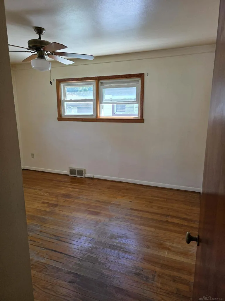 1412 Champaign Road Lincoln Park City MI 48146