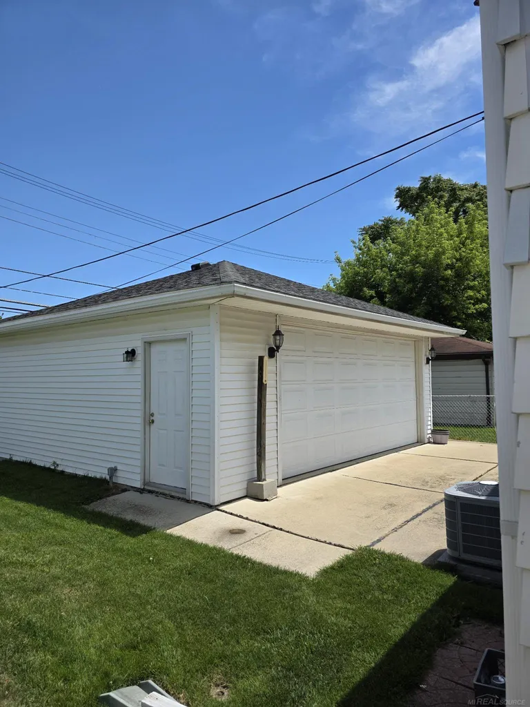 1412 Champaign Road Lincoln Park City MI 48146