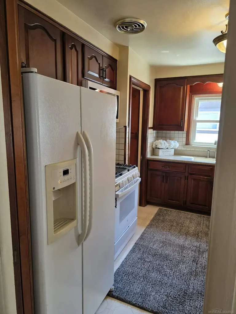 1412 Champaign Road Lincoln Park City MI 48146