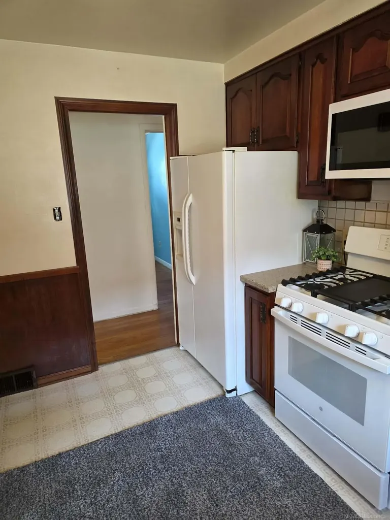 1412 Champaign Road Lincoln Park City MI 48146