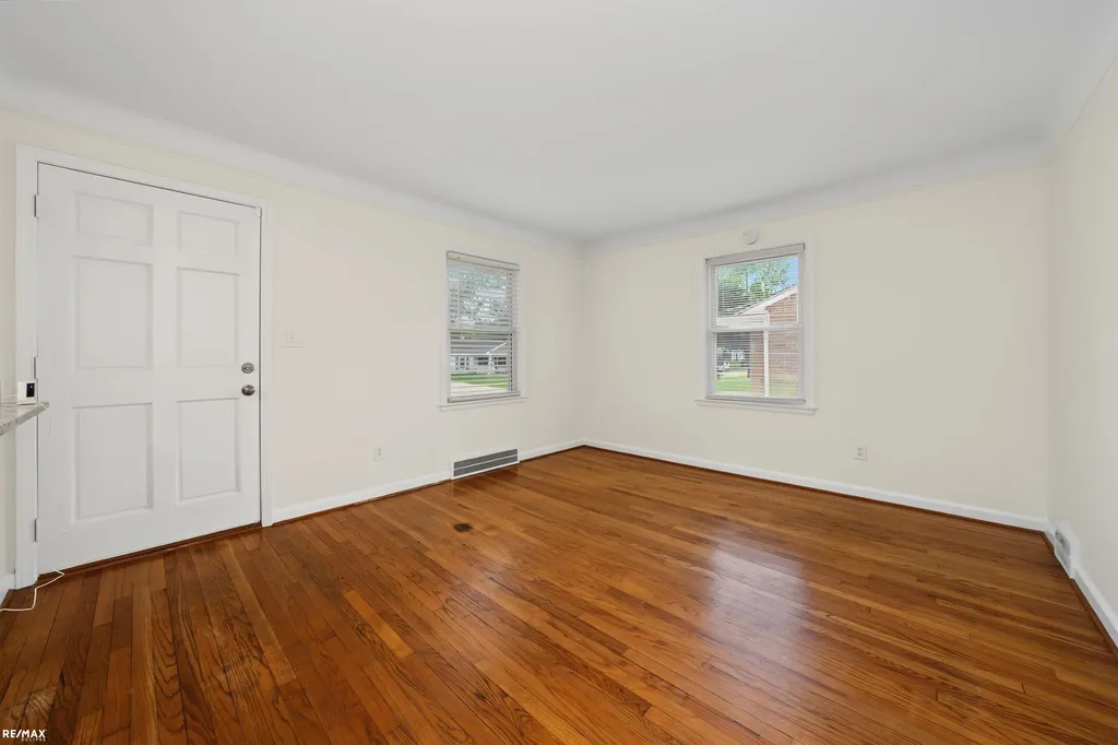127 E La Salle Avenue Royal Oak City MI 48073