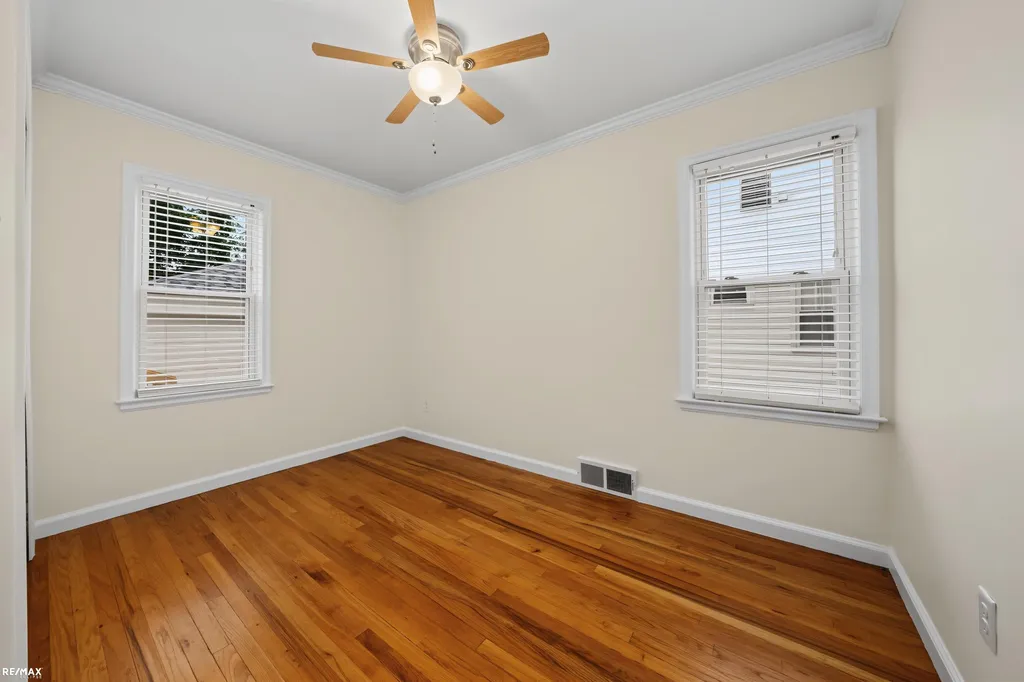 127 E La Salle Avenue Royal Oak City MI 48073
