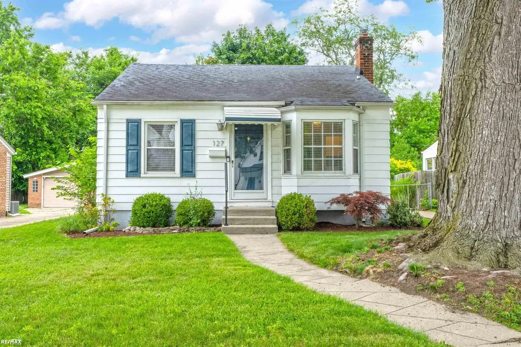 127 E La Salle Avenue Royal Oak City MI 48073