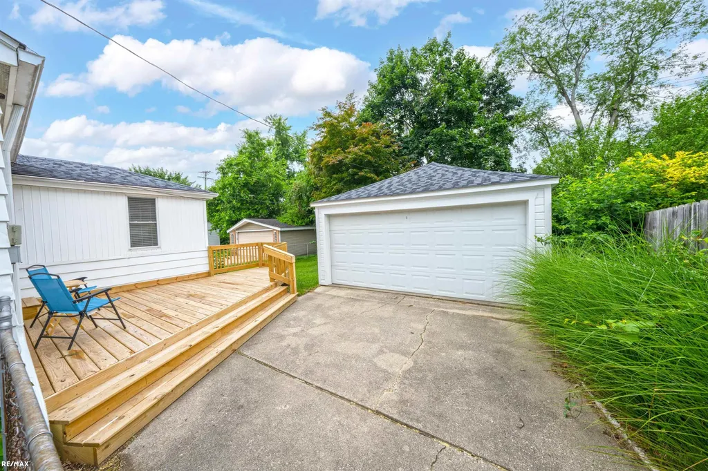 127 E La Salle Avenue Royal Oak City MI 48073