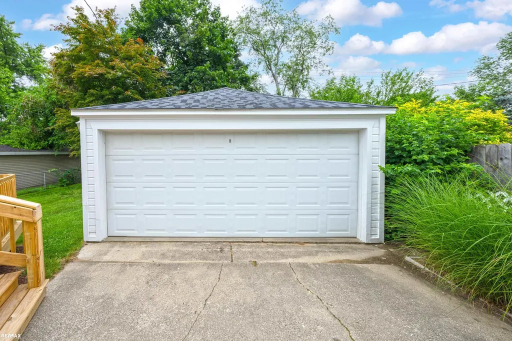 127 E La Salle Avenue Royal Oak City MI 48073