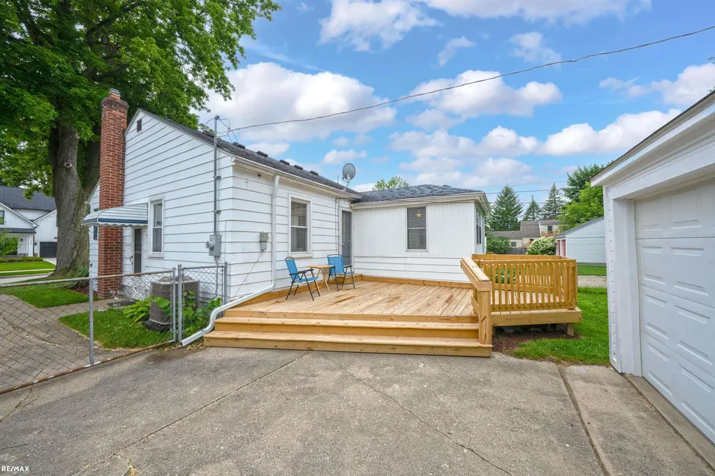 127 E La Salle Avenue Royal Oak City MI 48073