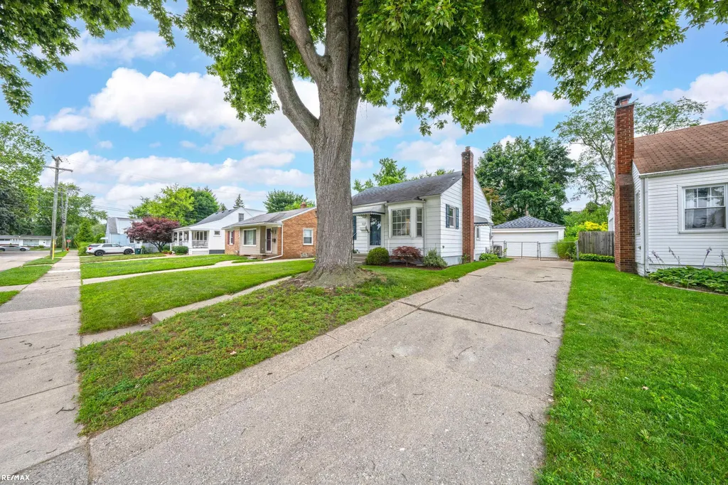 127 E La Salle Avenue Royal Oak City MI 48073