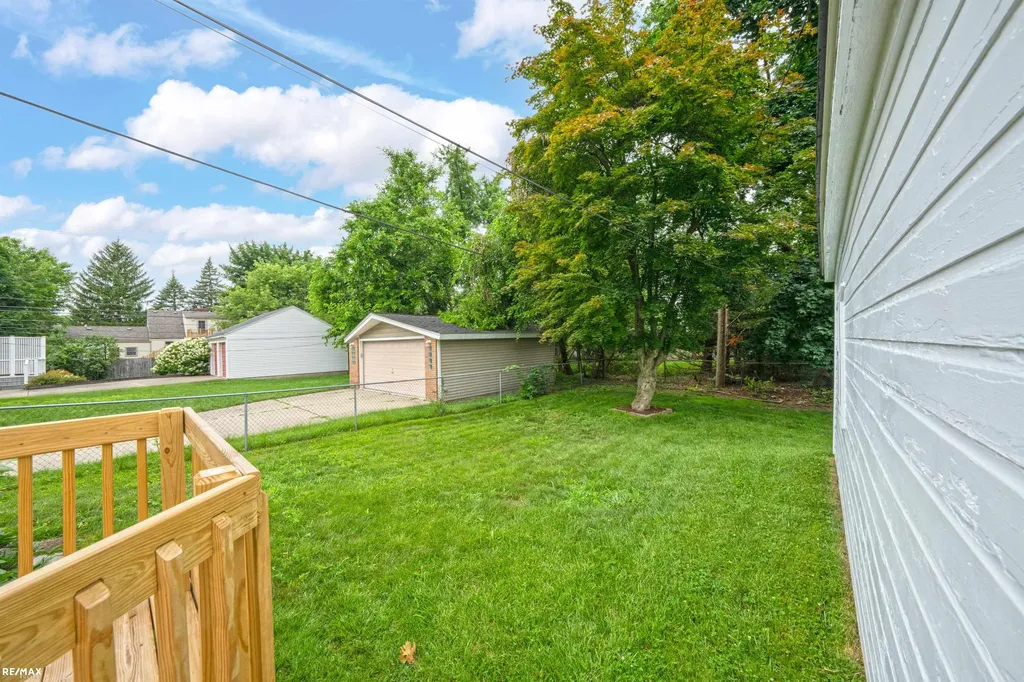 127 E La Salle Avenue Royal Oak City MI 48073