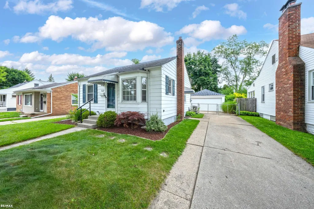 127 E La Salle Avenue Royal Oak City MI 48073