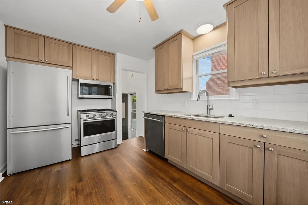 127 E La Salle Avenue Royal Oak City MI 48073