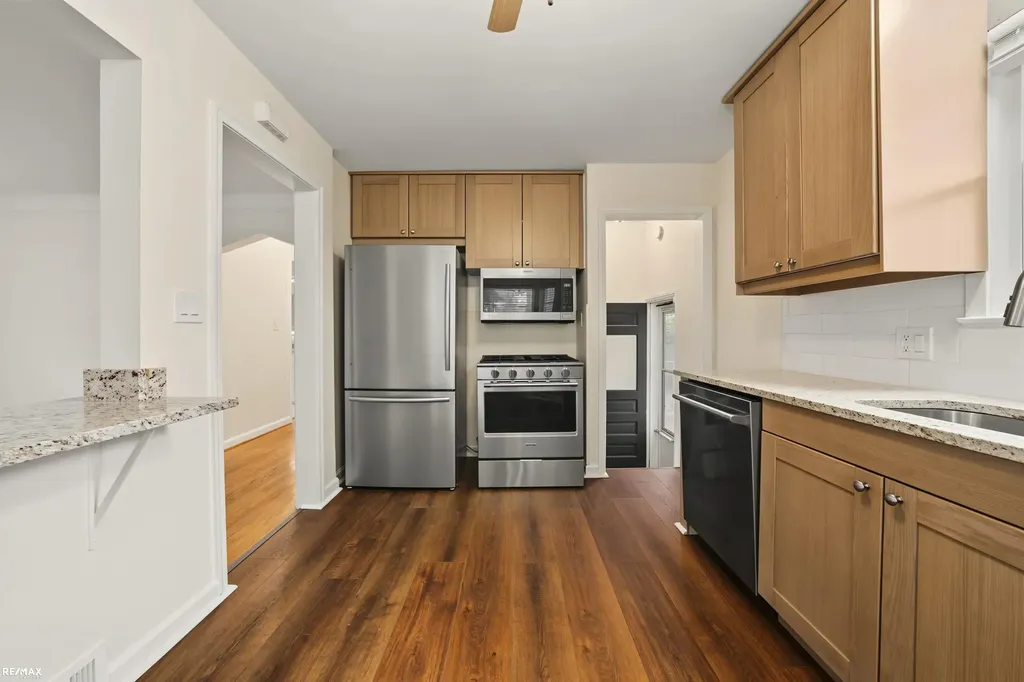 127 E La Salle Avenue Royal Oak City MI 48073