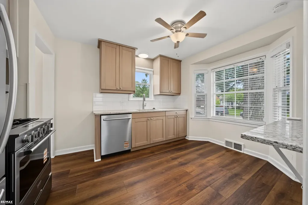 127 E La Salle Avenue Royal Oak City MI 48073