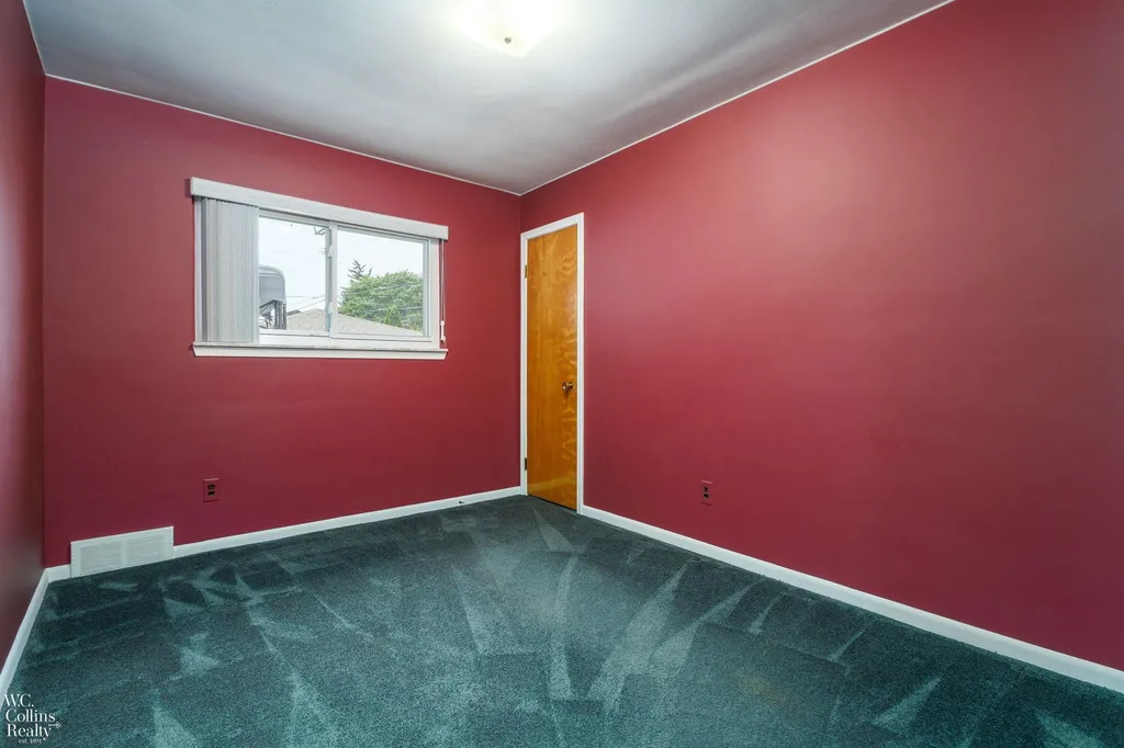 11438 Gerald Drive Warren City MI 48093