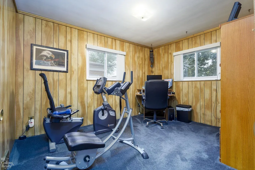 11438 Gerald Drive Warren City MI 48093