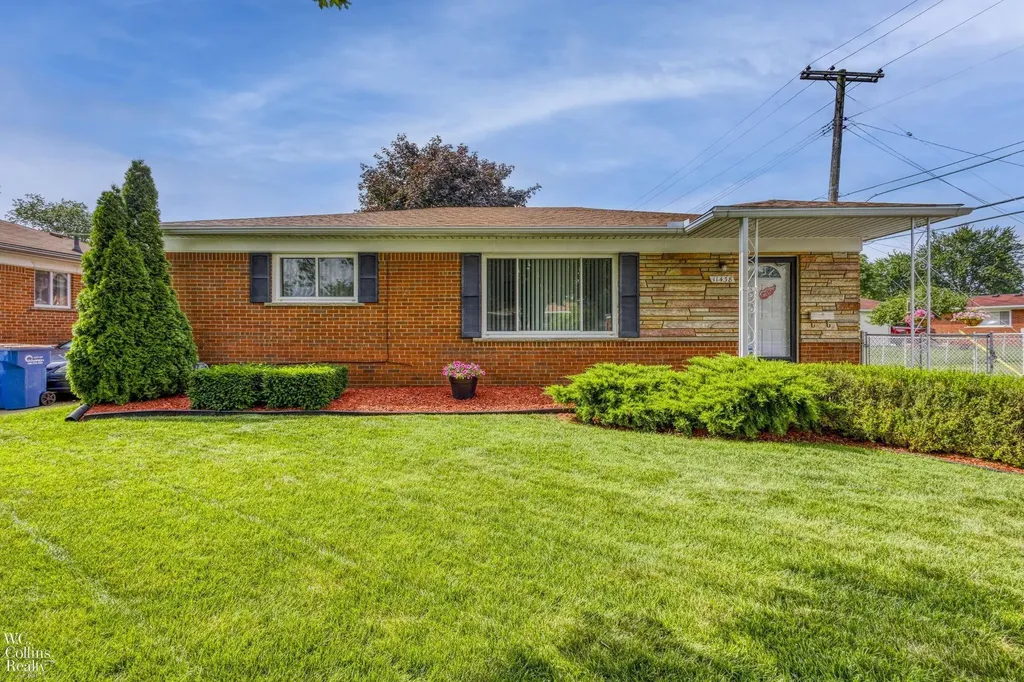 11438 Gerald Drive Warren City MI 48093