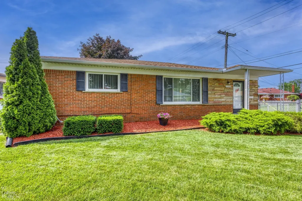 11438 Gerald Drive Warren City MI 48093