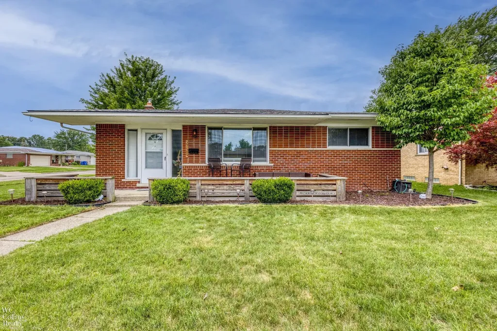 27509 Bonnie Drive Warren City MI 48093