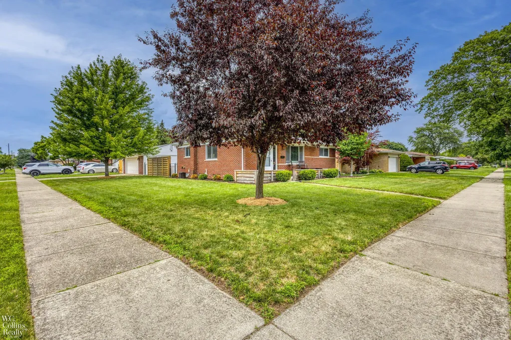 27509 Bonnie Drive Warren City MI 48093